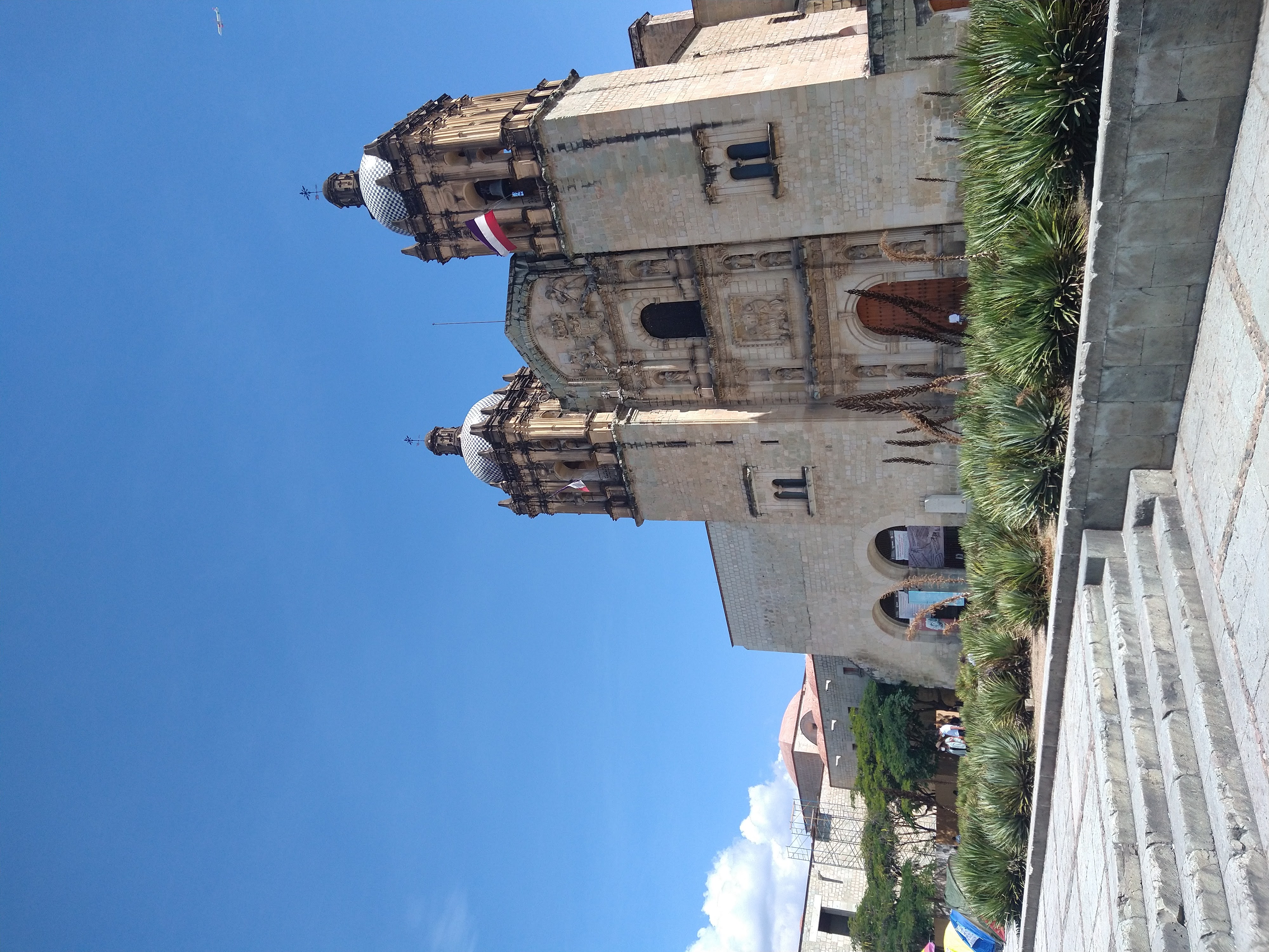 Viajero de Viaja Fun feliz en su destino soñado.