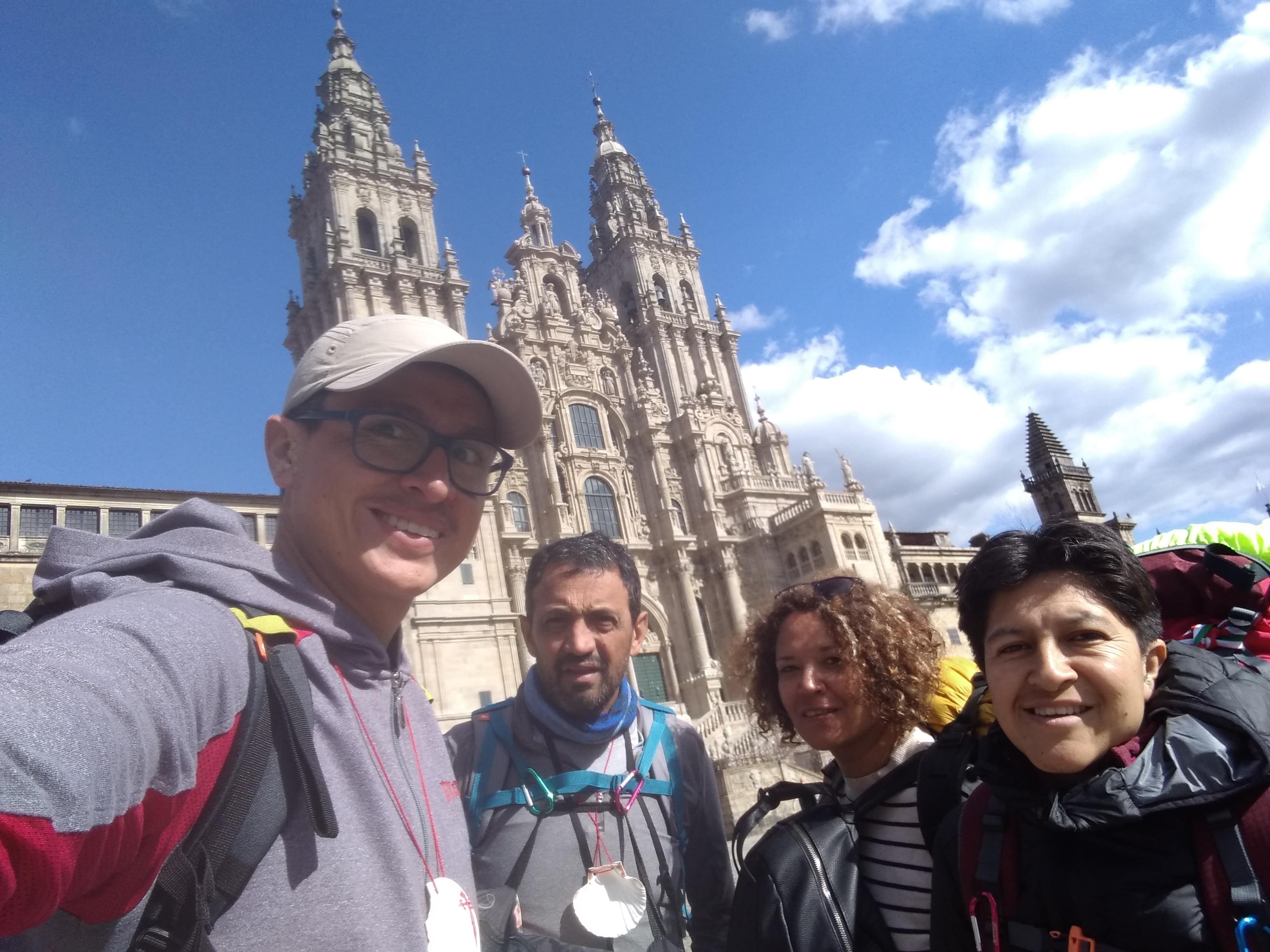 Grupo de amigos en un viaje organizado por Viaja Fun.