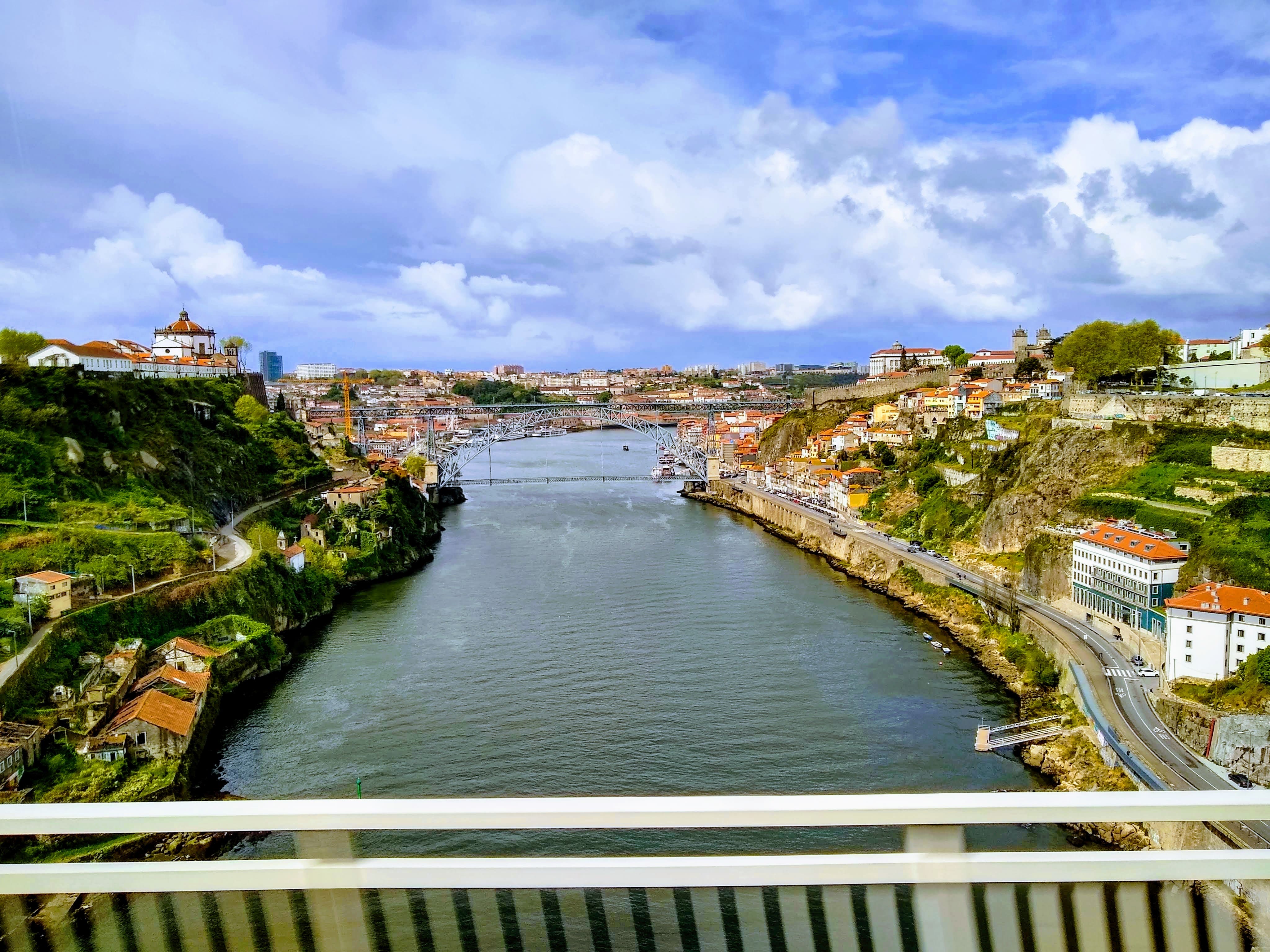 Atardecer en la playa durante unas vacaciones con Viaja Fun.
